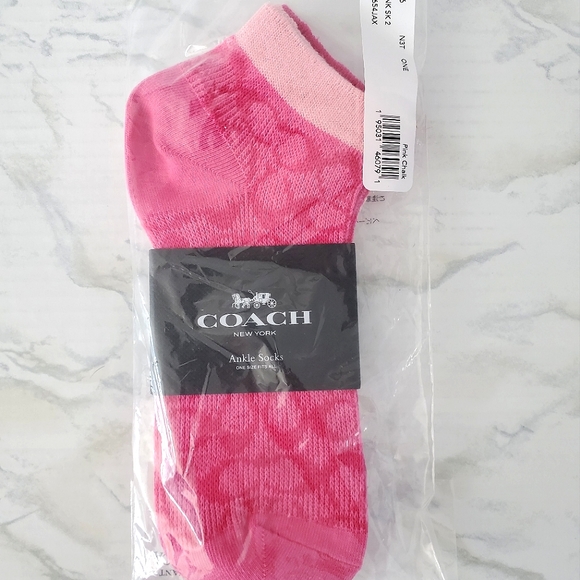 💗 Coach Signature Ankle Socks 2 pack - Picture 2 of 4